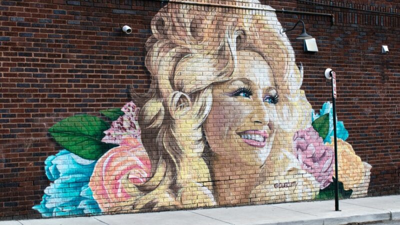 Dolly Parton mural